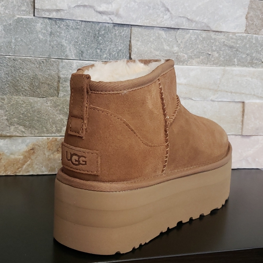 UGG Women's Classic Ultra Mini Platform Boot - Picture 7 of 9